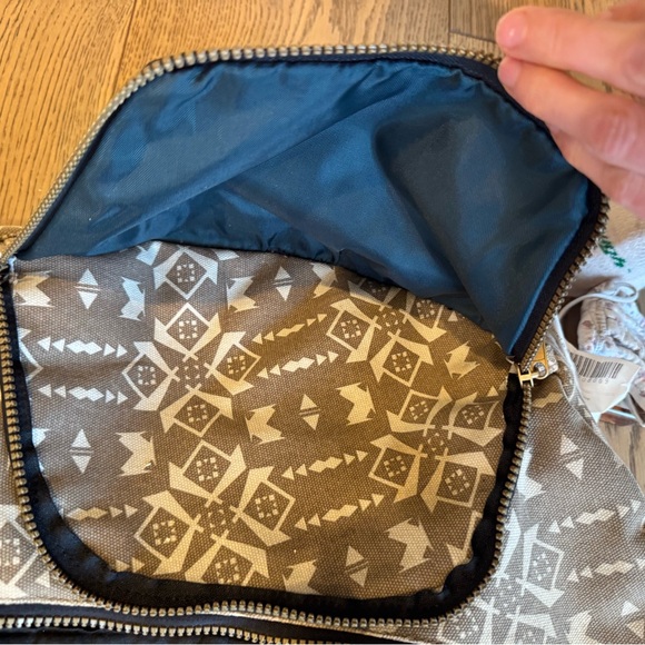 Kavu Rope Sling Bag - Picture 2 of 5